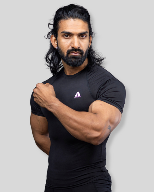 Essential Men Compression Tee | Half Sleeve